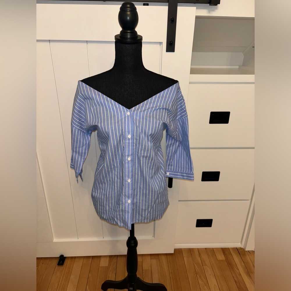 🆕 Fashion Nova | Off the shoulder blue and white stripe top - Size S